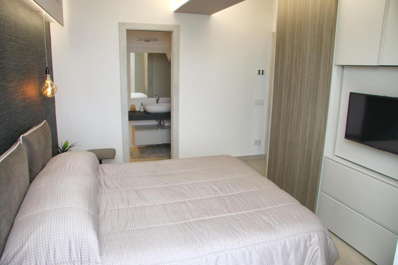 En Suite Bedroom Blue Moon Piano di Sorrento Extérieur photo