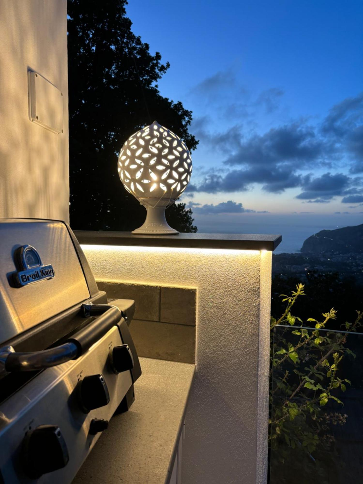 En Suite Bedroom Blue Moon Piano di Sorrento Extérieur photo